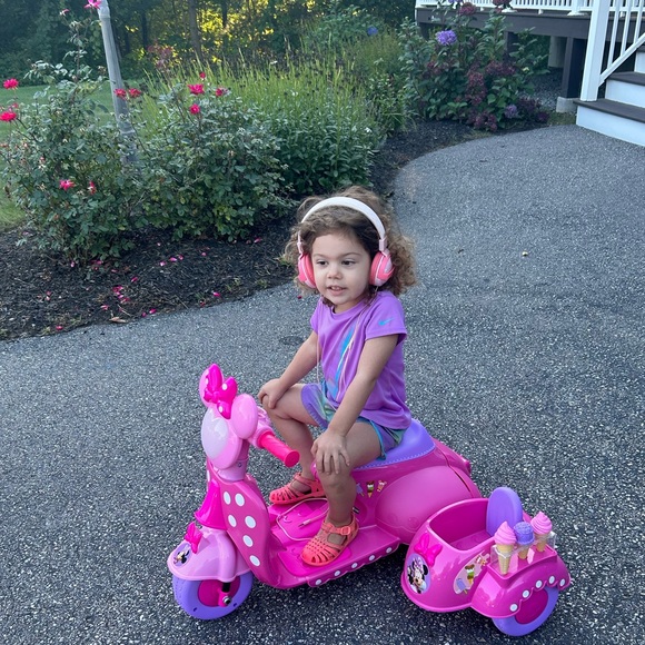 Meet your Posher, Christina - Picture 3 of 7